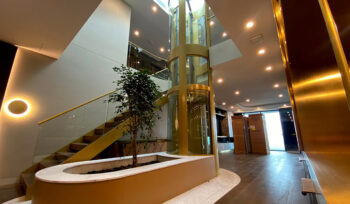 Rounded-Glass-Elevator